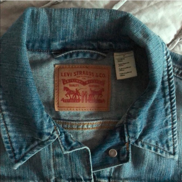 Levi’s Denim Trucker Jacket - size Medium - Picture 2 of 3